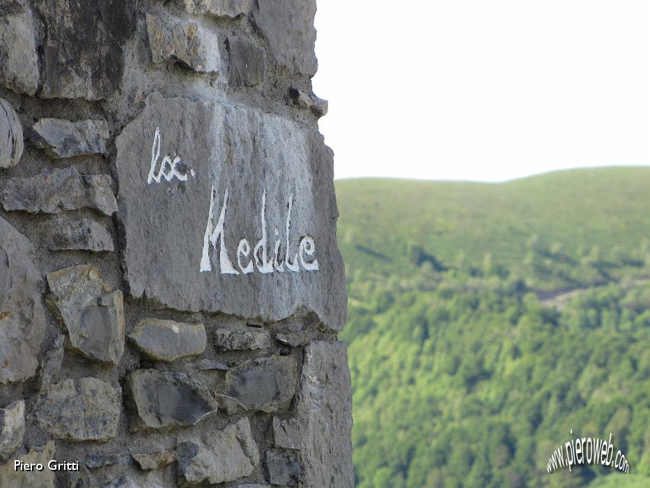 13 Passiamo dalla località Medile.jpg